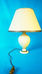Vintage Table Lamp | Gold accents | White, Huis en Inrichting, Overige materialen, Gebruikt, 50 tot 75 cm, Verzenden
