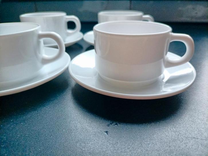 Vintage witte Kop en Schotels - Set van 4, Huis en Inrichting, Keuken | Servies, Zo goed als nieuw, Kop(pen) en/of Schotel(s)