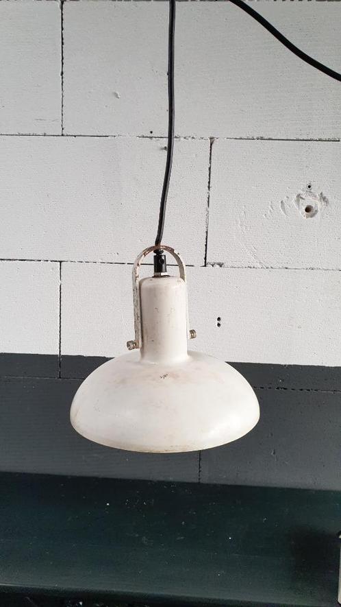Retro industriele hanglamp BIS Hoogezand, wit metaal. 7A9, Huis en Inrichting, Lampen | Hanglampen, Gebruikt, Minder dan 50 cm