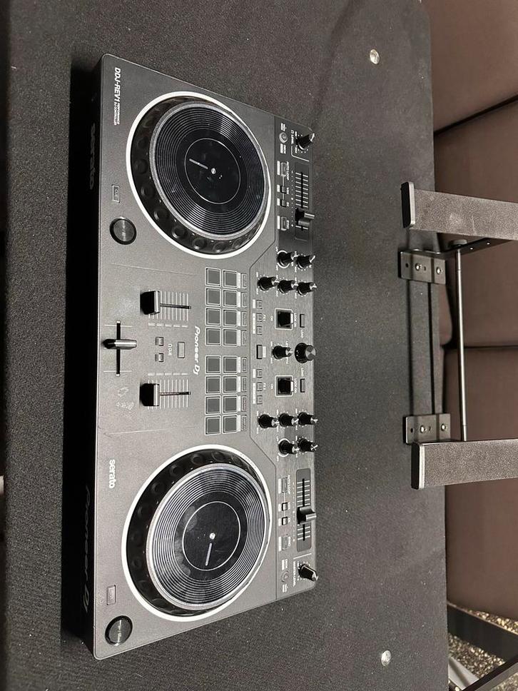 Pioneer DDJ-REV1 Serato DJ Controller, Muziek en Instrumenten, Dj-sets en Draaitafels, Zo goed als nieuw, Dj-set, Pioneer, Ophalen of Verzenden