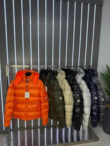 Partij merkkjassen Canada Goose Moncler Parajumpers beschikbaar voor biedingen