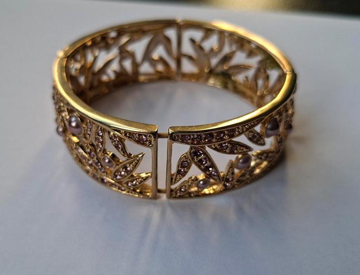 Monet Armband - Gouden Kleur met Kristallen, Sieraden, Tassen en Uiterlijk, Armbanden, Zo goed als nieuw, Overige materialen, Goud