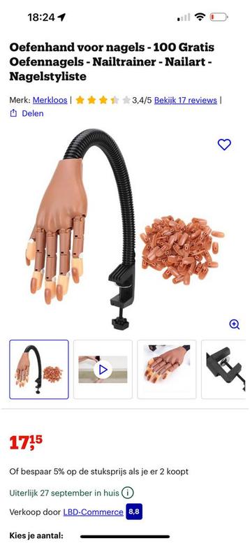 Oefenhand voor nagelstyliste beschikbaar voor biedingen