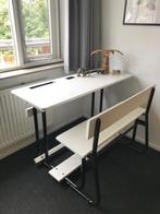 Lessenaar vintage schoolbankje , kinderbureau, Kinderen en Baby's, Kinderkamer | Tafels en Stoelen, Gebruikt, Tafel(s) en Stoel(en)