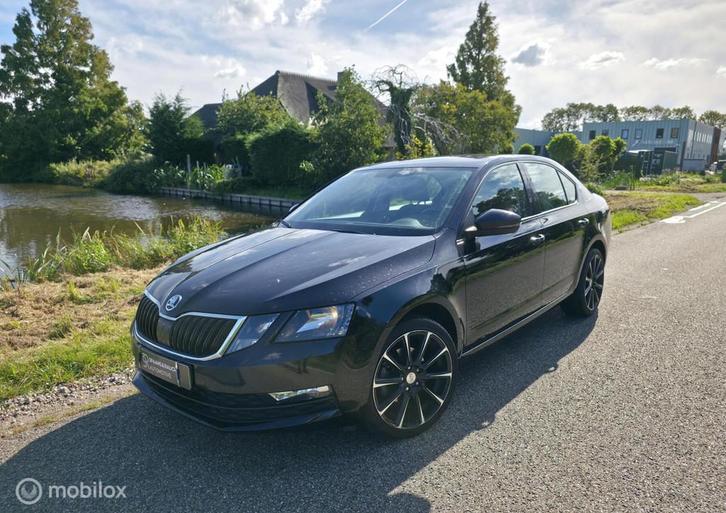 Skoda Octavia 1.0 TSI / Navi / Carplay / 18' velgen, Auto's, Skoda, Bedrijf, Te koop, Octavia, ABS, Airbags, Airconditioning, Alarm