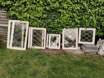 Glas in lood diverse maten, in hard hout beschikbaar voor biedingen