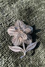 Vintage zilveren filligrein broche Bloem, 4 tot 7 cm, Ophalen of Verzenden, Zo goed als nieuw, Zilver