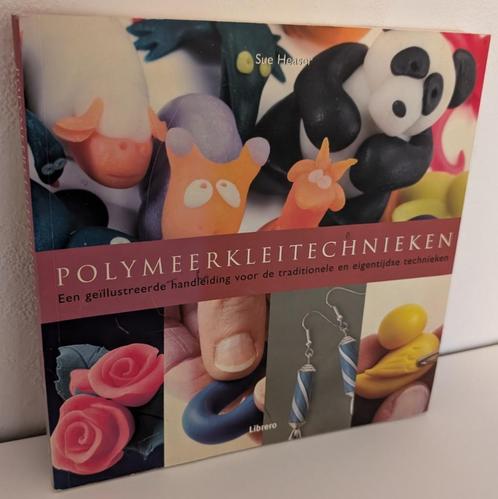 Boek Polymeerkleitechnieken - Sue Heaser, Hobby en Vrije tijd, Knutselen, Zo goed als nieuw, Overige typen, Ophalen of Verzenden