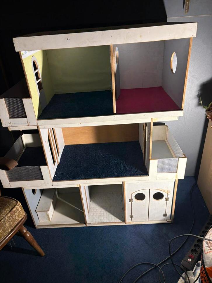 Barbiehuis zelf gemaakt 3delen, Kinderen en Baby's, Speelgoed | Poppenhuizen, Poppenhuis, Ophalen