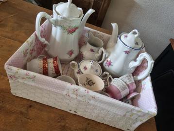 Brocante shabby chic porseleinen koffie, thee kopje/schotels beschikbaar voor biedingen