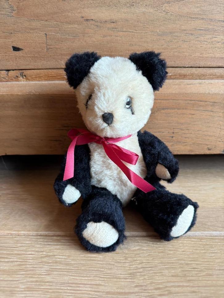 Vintage pandabeertje, mogelijk Chad Valley of Deans, Verzamelen, Beren en Cherished Teddies, Stoffen beer, Overige merken, Ophalen of Verzenden