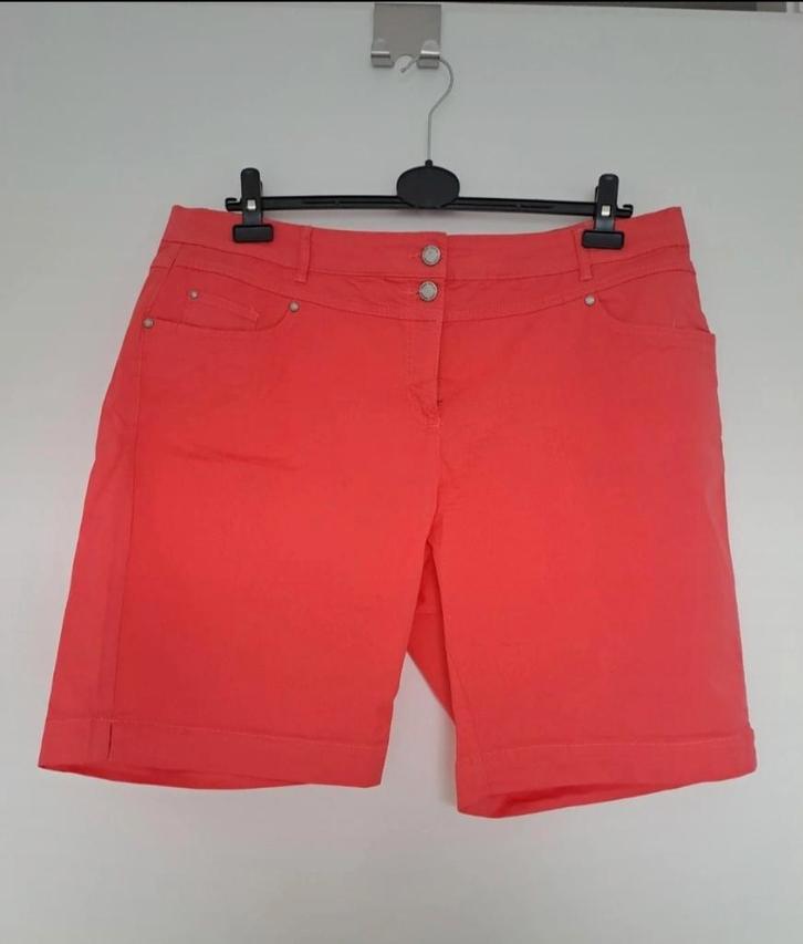 C&A koraal roze korte broek maat 48, Kleding | Dames, Broeken en Pantalons, Nieuw, Maat 46/48 (XL) of groter, Roze, Kort, Ophalen of Verzenden