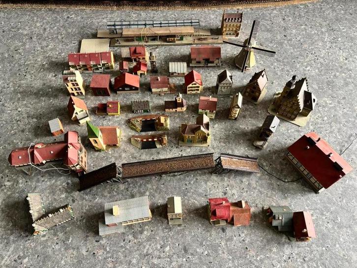 Bonte verzameling vintage huisjes, Hobby en Vrije tijd, Modeltreinen | H0, Gebruikt, Brug, Tunnel of Gebouw, Gelijkstroom of Wisselstroom