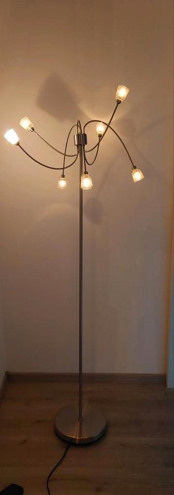 Stijlvolle Staande Lamp met Meerdere Lichtpunten beschikbaar voor biedingen