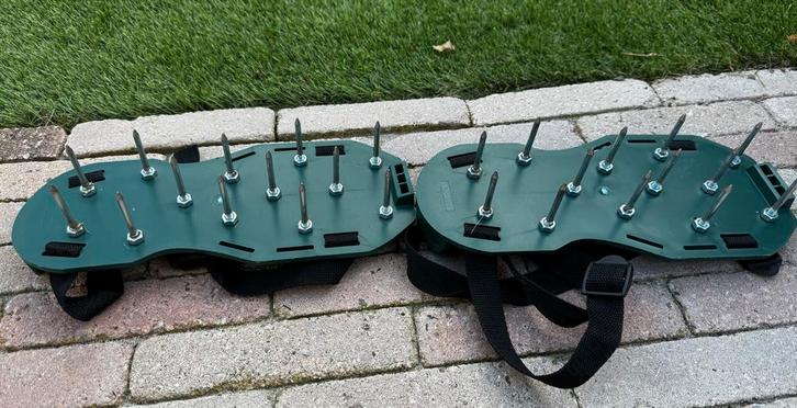 Gazonbeluchter Sandalen met Spijkers, Tuin en Terras, Hand-tuingereedschap, Zo goed als nieuw, Overige soorten, Ophalen