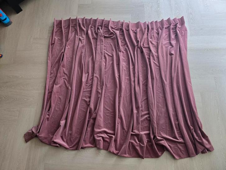 Oudroze Velours Verduisterend Gordijn 150x138, Huis en Inrichting, Stoffering | Gordijnen en Lamellen, Zo goed als nieuw, 100 tot 150 cm