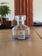 White Musk Eau De Parfum 50ml, Sieraden, Tassen en Uiterlijk, Uiterlijk | Parfum, Ophalen, Zo goed als nieuw