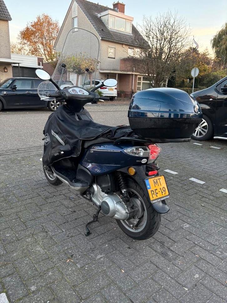 Piaggi fly 125cc A1, Fietsen en Brommers, Scooters | Piaggio, Zo goed als nieuw, Fly, Benzine, Ophalen