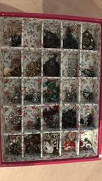 Oorbellen 25 paar-30 paar, Overige materialen, Overige kleuren, Ophalen of Verzenden, Zo goed als nieuw