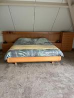 Hulsta ledikant met nachtkastjes, Huis en Inrichting, Ophalen, Zo goed als nieuw, Tweepersoons