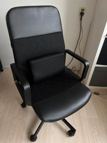 IKEA desk chair + lumbar support cushion beschikbaar voor biedingen