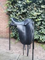 Hulsebos Dynamic 3 m/w 18 inch dressuurzadel, Dieren en Toebehoren, Paarden en Pony's | Zadels, Ophalen, Zo goed als nieuw, Dressuur
