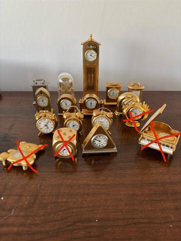 Miniatuur goud(kleurige) klokjes en uurwerken  beschikbaar voor biedingen