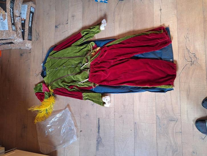 2x pietenpak + diverse pietenspullen, Diversen, Sinterklaas, Gebruikt, Ophalen of Verzenden