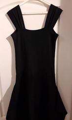 Prachtige Aparte Zwarte Jurk. Lengte onder de Knie., Maat 38/40 (M), Zwart, Ophalen of Verzenden, Zo goed als nieuw