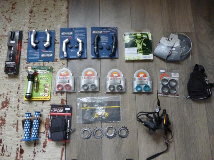 fietsonderdelen nieuw oa tandwielen /barends/pompje/, Fietsen en Brommers, Fietsonderdelen, Nieuw, Algemeen, Ophalen of Verzenden