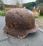 Duitse bodemvondst helm M42 met battle damage, Verzamelen, Ophalen of Verzenden, Duitsland, Hulzen of Bodemvondsten
