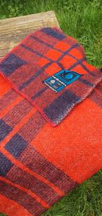 Mooie vintage deken.Frisse kleuren,rood en blauw., Huis en Inrichting, Woonaccessoires | Plaids en Woondekens, Gebruikt, Ophalen of Verzenden