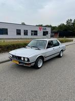 BMW 5-serie 520i AUTOMAAT " AUTO is WEGENBELASTINGVRIJ " wor, Automaat, Gebruikt, 1197 kg, Origineel Nederlands