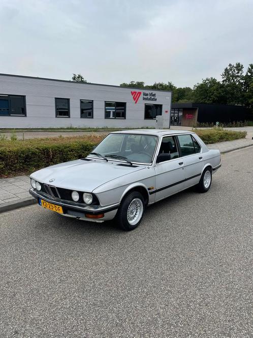 BMW 5-serie 520i AUTOMAAT " AUTO is WEGENBELASTINGVRIJ " wor, Auto's, BMW, Bedrijf, Te koop, 5-Serie, Metallic lak, Open dak, Trekhaak