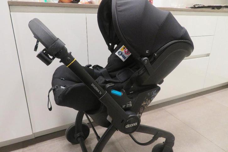 Doona X buggy/autostoel, Kinderen en Baby's, Buggy's, Zo goed als nieuw, Regenhoes, Verstelbare rugleuning, Ophalen of Verzenden