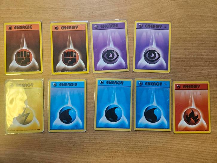 Set van 9 oude verschillende energy pokemon kaarten (base), Hobby en Vrije tijd, Verzamelkaartspellen | Pokémon, Zo goed als nieuw
