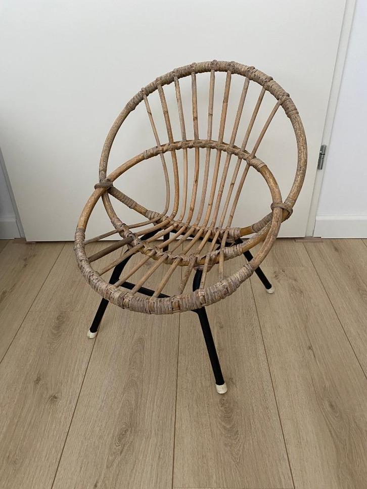 Vintage bamboe / rotan kinderstoel jaren 60, Kinderen en Baby's, Kinderkamer | Tafels en Stoelen, Gebruikt, Stoel(en), Ophalen