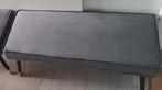 Mooi bankje te koop. Fluweel. 30,- . Grijs, Huis en Inrichting, Banken | Bankstellen, Ophalen, Hout, Minder dan 75 cm, Tweepersoons