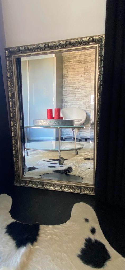 Mooie Spiegel met Sierlijke Lijst, Huis en Inrichting, Woonaccessoires | Spiegels, Zo goed als nieuw, 50 tot 75 cm, Minder dan 100 cm