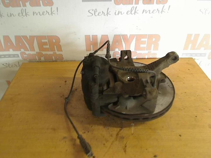 Fusee Links Voor Opel Corsa D (2009-12/2014-08), Auto-onderdelen, Ophanging en Onderstel, Opel, Gebruikt