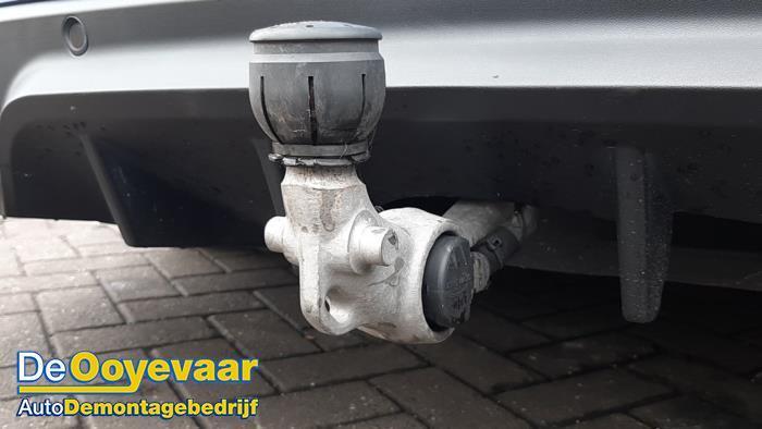 Trekhaak van een Mercedes GLC-Klasse (Glc-Klasse 15-), Auto-onderdelen, Ophanging en Onderstel, Mercedes-Benz, Gebruikt, 3 maanden garantie