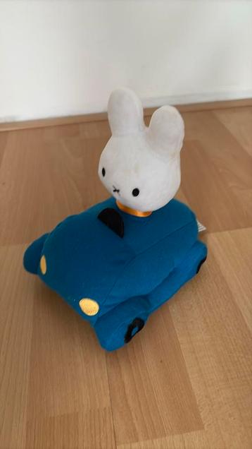 Stoffen nijntje auto met geluid beschikbaar voor biedingen