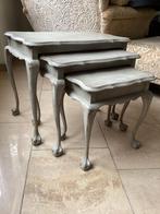 3 Gepatineerde Bijzettafeltjes Nesting Tables, Huis en Inrichting, Tafels | Bijzettafels, Ophalen, Minder dan 45 cm, Minder dan 55 cm