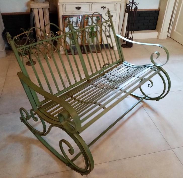 Degelijke nieuwe ijzeren schommelbank., Tuin en Terras, Tuinbanken, Nieuw, Overige materialen, Schommelbank, Ophalen of Verzenden