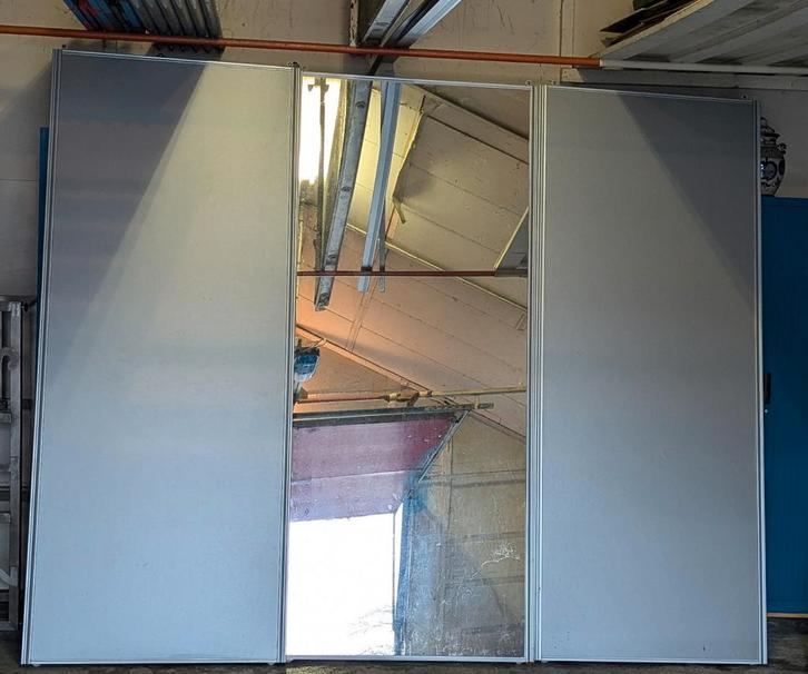 Schuifdeuren in zeer goede staat, incl. rails, Huis en Inrichting, Kasten | Kledingkasten, Zo goed als nieuw, 200 cm of meer, 200 cm of meer