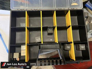 Verschillende Relais Audi VW 100-200 beschikbaar voor biedingen