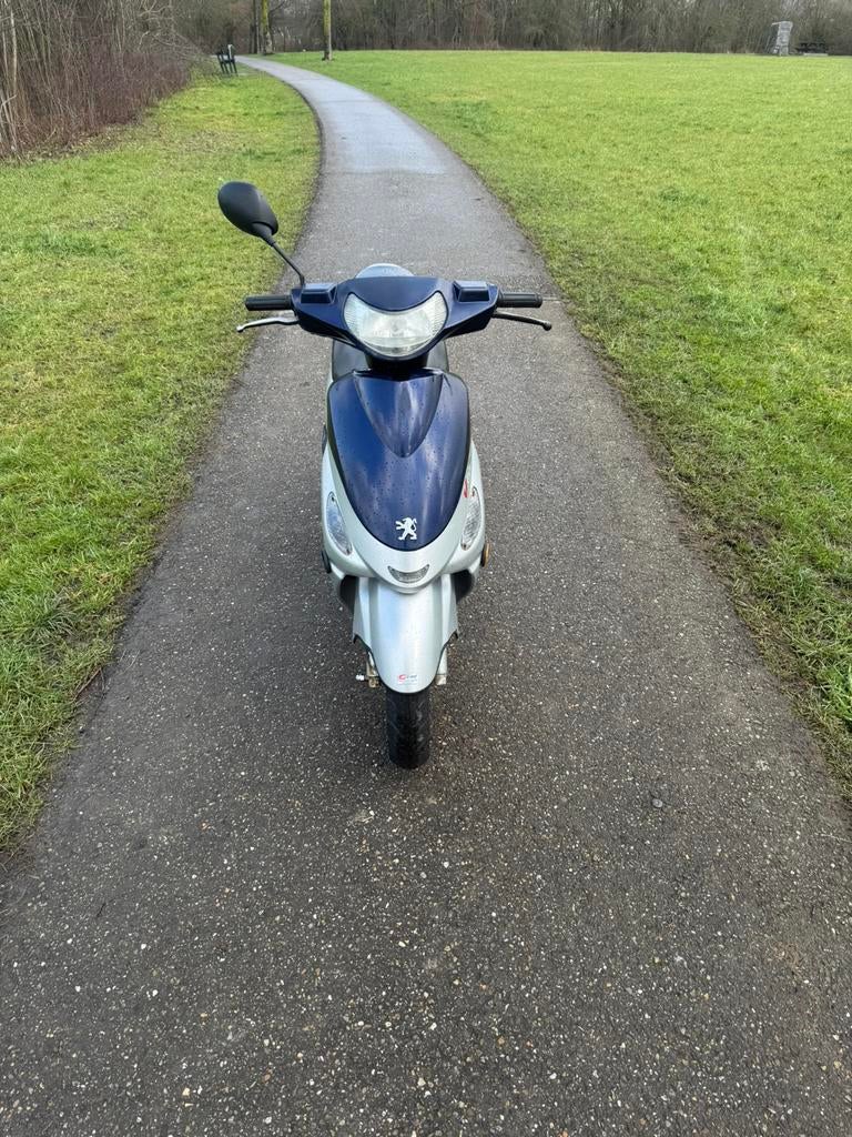 Peugeot v clic, Fietsen en Brommers, Ophalen, Overige modellen, Zo goed als nieuw, Benzine