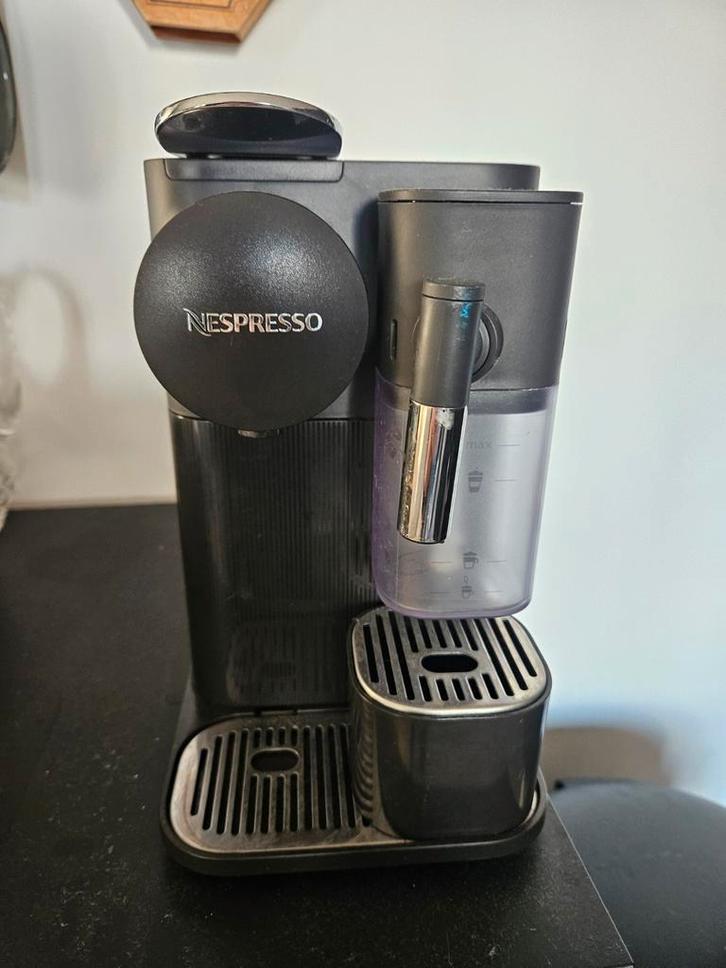 Nespresso Latissima One (lekt water), Witgoed en Apparatuur, Koffiezetapparaten, Niet werkend, Espresso apparaat, Ophalen of Verzenden
