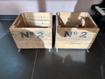 2 leuke houten kistjes met tekst No 2 beschikbaar voor biedingen