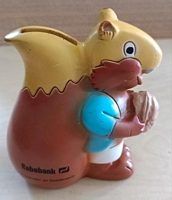 Rabobank jaren 70 spaarpot Ekko de eekhoorn, Verzamelen, Spaarpotten, Gebruikt, Dier, Ophalen of Verzenden